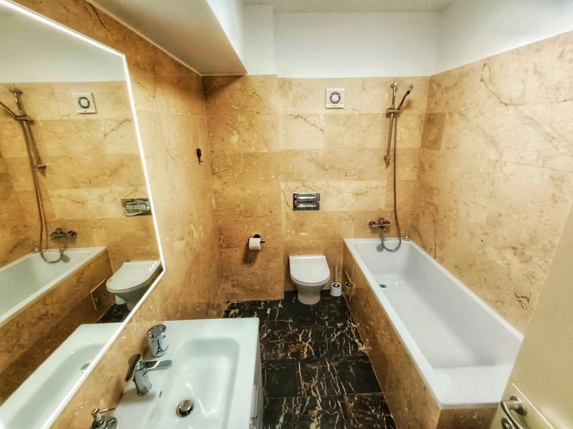 Super Apartments Near Airport With Shop & Free Parking Яш Екстериор снимка